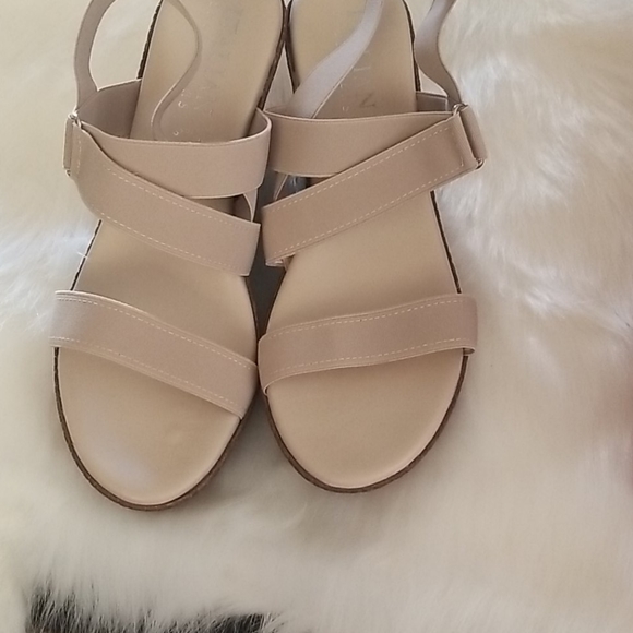 Italian Shoemakers Shoes - Womens wedge Sandals